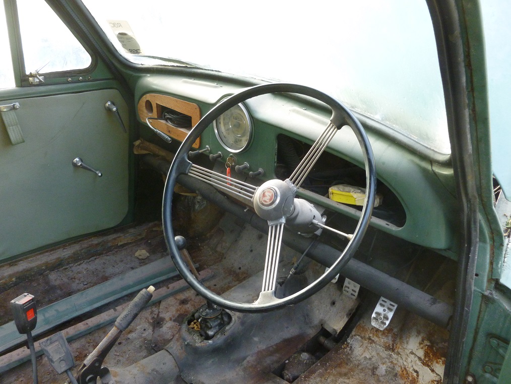MORRIS MINOR 1000 STEERING WHEEL. — Minorparts of Oxford